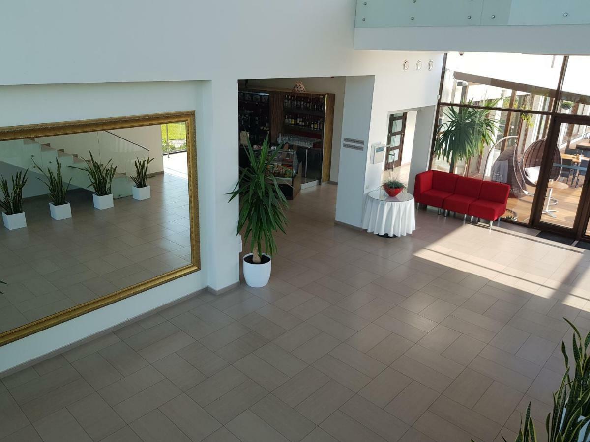 Rezidencija Grizulo Ratai Casa de hóspedes Sasnava Exterior foto